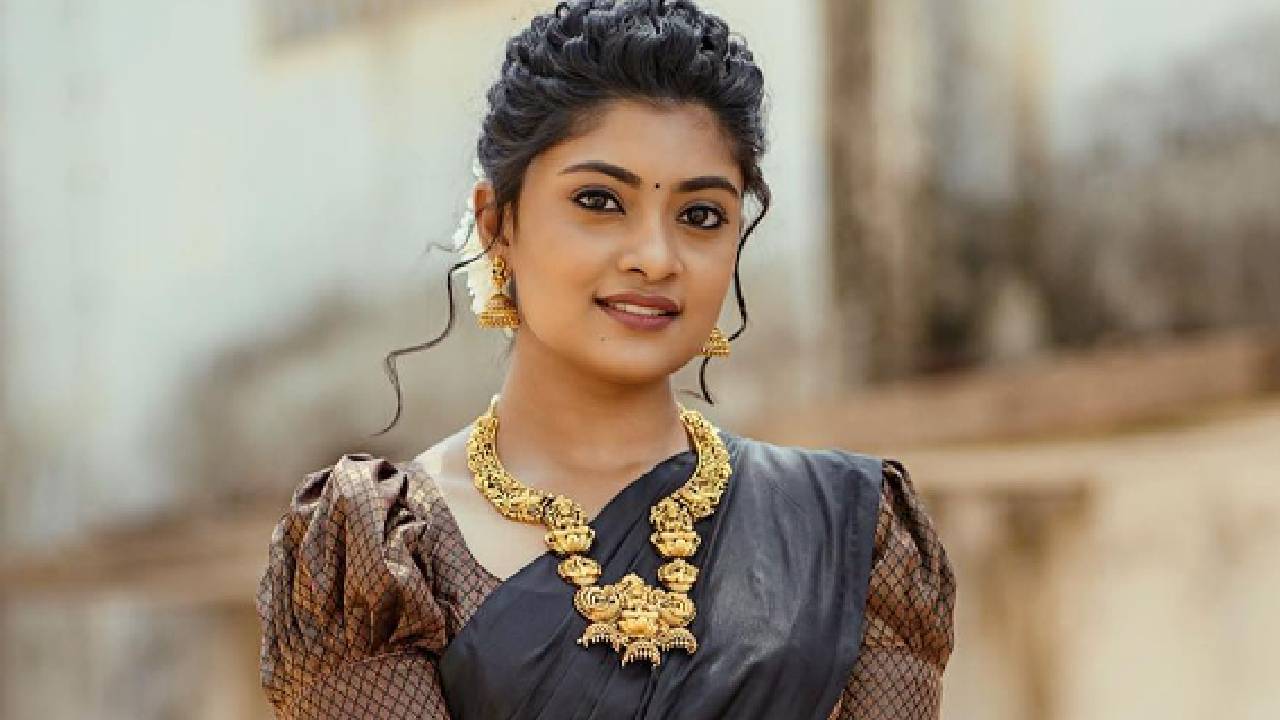 Ammu Abhirami: దర్శకుడితో ప్రేమలో హీరోయిన్.. ఎట్టకేలకు ఓపెన్ అయిపొయింది!