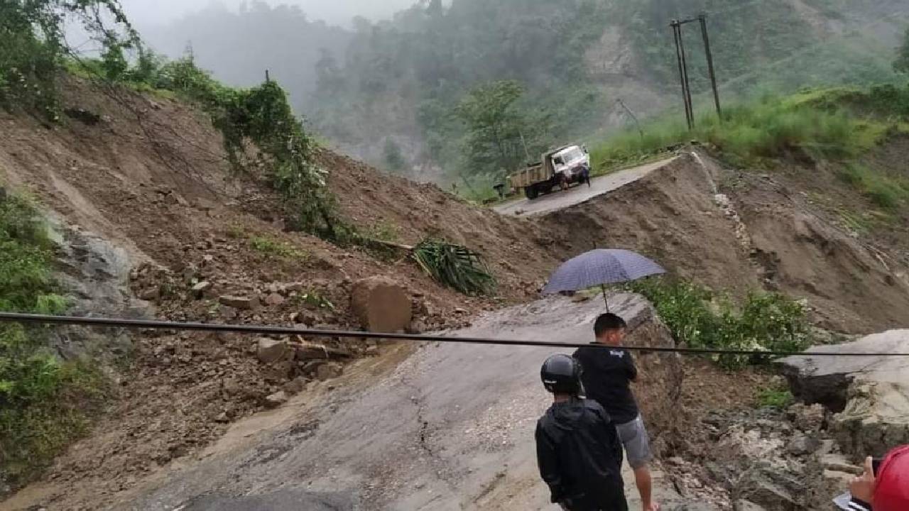 Cloudburst: అరుణాచల్‌లో ‘‘క్లౌడ్ బరస్ట్’’.. రాష్ట్రంలో భారీ వరదలు..
