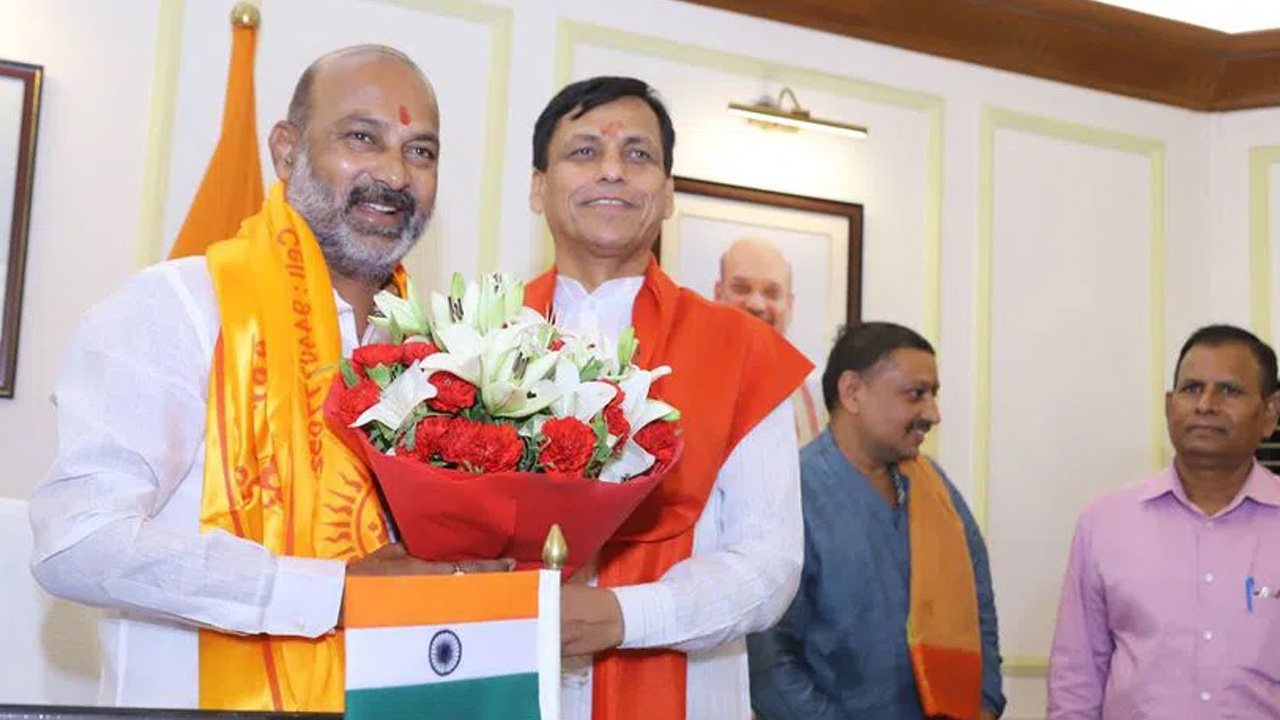 Bandi Sanjay : హోం మంత్రిత్వ శాఖ సహాయ మంత్రిగా బాధ్యతలు స్వీకరించిన బండి సంజయ్