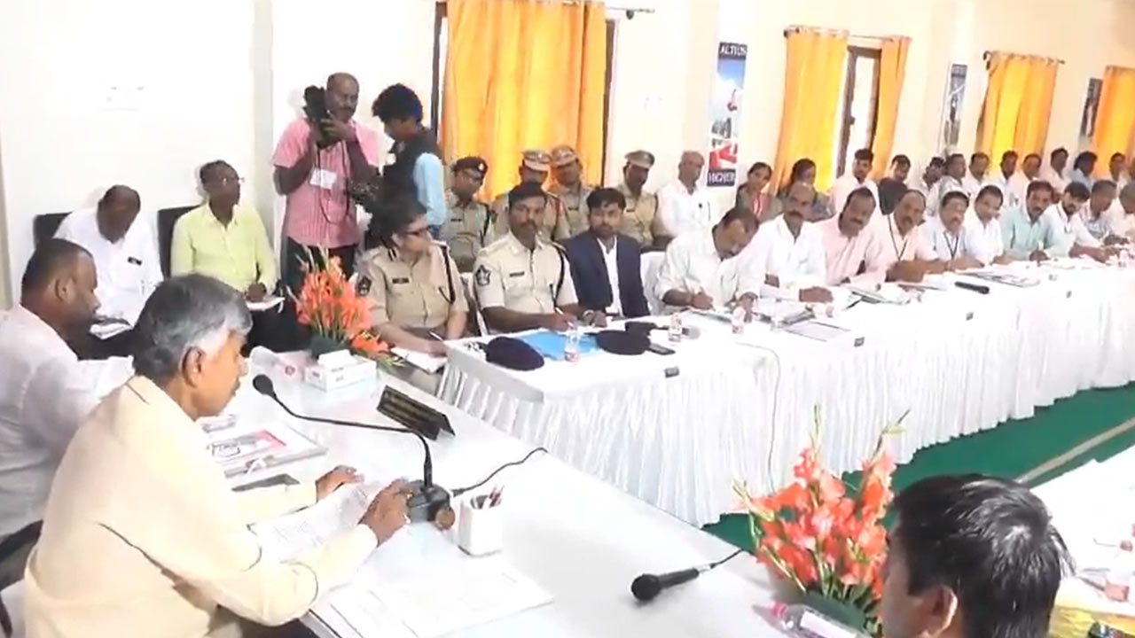 CM Chandrababu: సీఎం కీలక వ్యాఖ్యలు.. సింపుల్ గవర్నమెంట్.. ఎఫెక్టివ్ గవర్నెన్స్ నా విధానం..