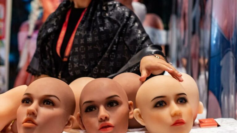 AI Technology: త్వరలో ఏఐ- ఆధారిత శృంగార రోబోలు..