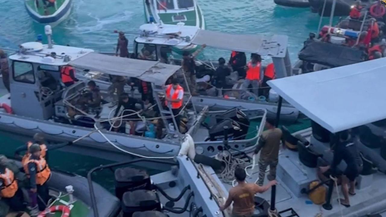 Chinese Sailors Attack: గాల్వాన్ తరహాలో చైనా సైన్యం దురాగతం.. ఫిలిప్పీన్స్‌పై గొడ్డళ్లు, కత్తులతో దాడి..