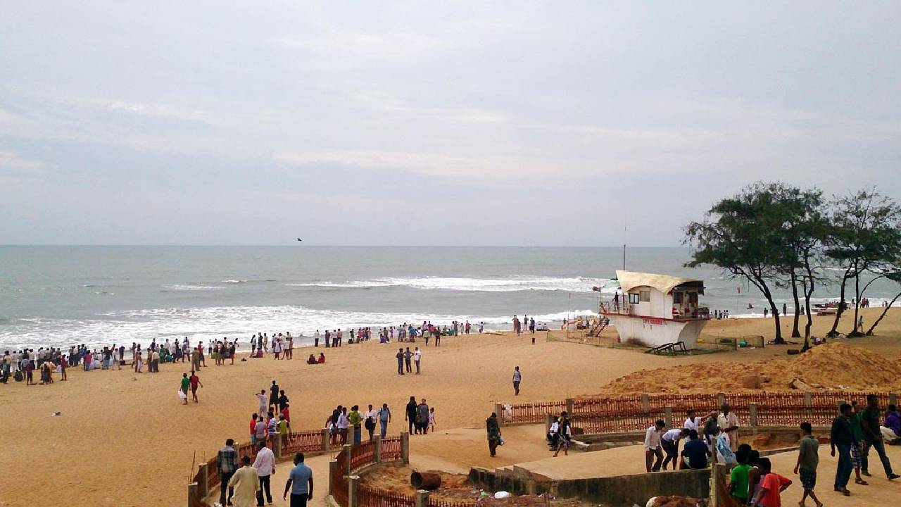 Goa: “మద్యం తాగుతారు, చెత్త వేస్తారు”..గోవాలో ఫేమస్ బీచ్‌కి వెళ్లాలంటే రిజర్వేషన్ తప్పనిసరి..