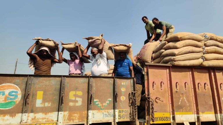 Hyderabad: కూలీ పెంచండి.. నేడు హమాలీ కార్మికుల నిరసన..