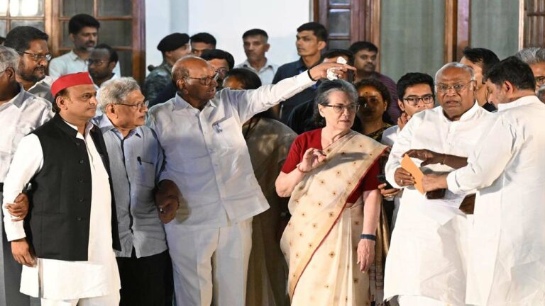 INDIA Bloc: సాయంత్రం ఖర్గే ఇంట్లో ఇండియా కూటమి నేతల భేటీ.. స్పీకర్ ఎన్నికపై చర్చ