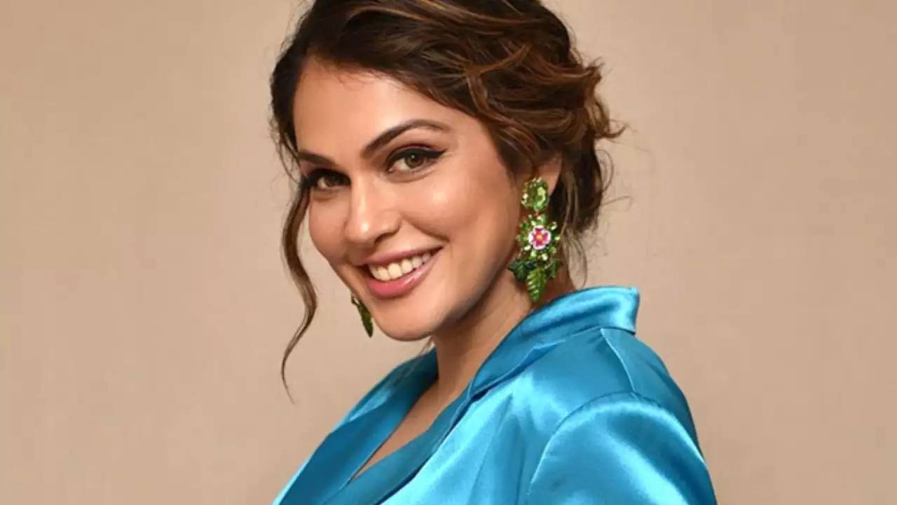 Isha Koppikar: ఆ హీరో ఒంటరిగా రమ్మన్నాడు.. సంచలన విషయాలు బయట పెట్టిన హీరోయిన్