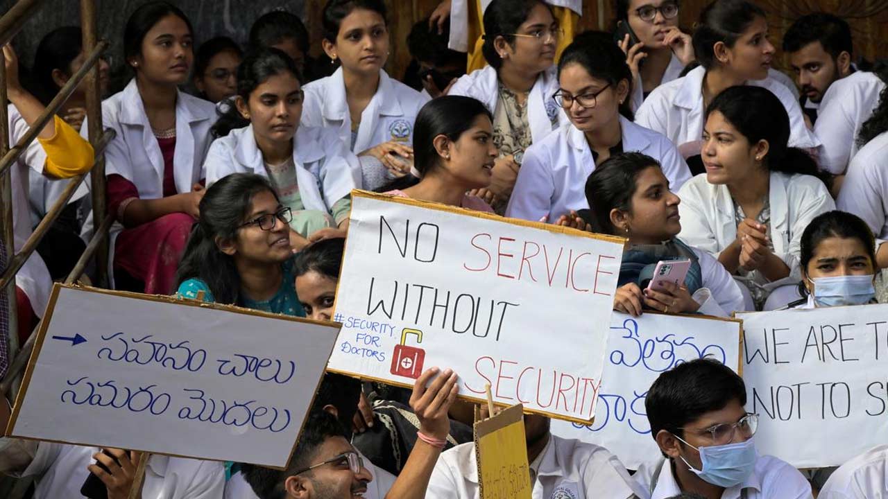 Jr. Doctors Protest : జూడాలు మీ సమ్మె ఎవరి ప్రయోజనం కోసం?