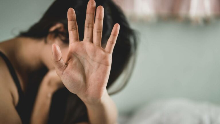 Madhya Pradesh: హిందూ యువతిపై ముస్లిం అత్తింటివారి దాడి.. బిడ్డకు ఇస్లామిక్ పేరు పెట్టాలని ఒత్తిడి..