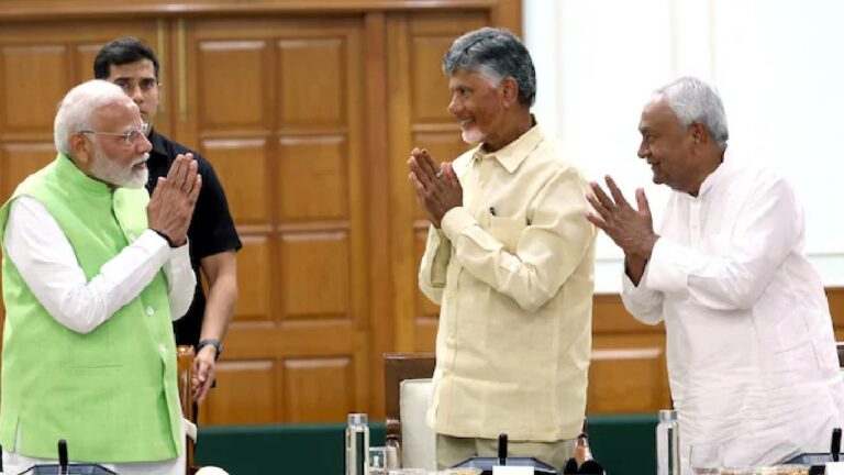 PM Modi: కాంగ్రెస్ 10 ఏళ్లలో 100 మార్క్‌ని దాటలేకపోయింది..
