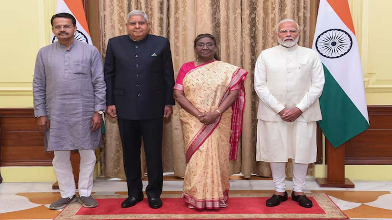 Lok sabha: తొలిరోజు సందడిగా సాగిన పార్లమెంట్ సమావేశాలు