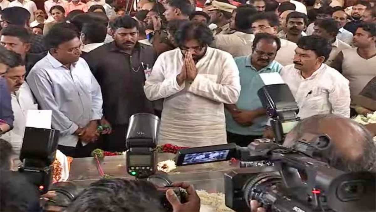 Pawan kalyan : రామోజీని ఇబ్బంది పెట్టిన ఏ ప్రభుత్వం నిలబడలేదు..