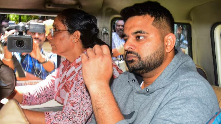 Prajwal Revanna: ప్రజ్వల్ రేవణ్ణకు కోర్టులో చుక్కెదురు..  బెయిల్ పిటిషన్‌ తిరస్కరణ