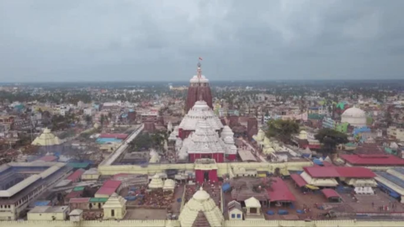Puri Jagannath Temple: తెరుచుకున్న జగన్నాధుడి ద్వారాలు.. ఆనందంలో భక్తులు..
