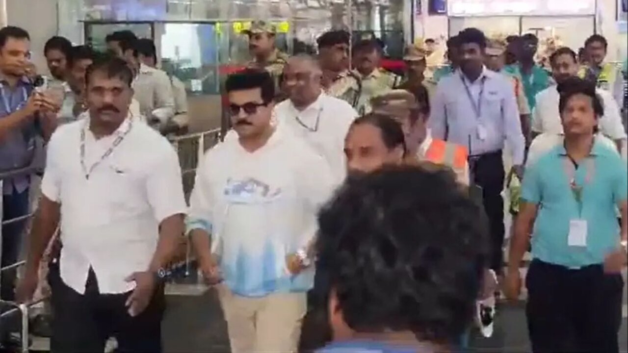 Ramcharan : గేమ్ ఛేంజర్ షూటింగ్ కోసం విశాఖ చేరుకున్న రాంచరణ్.. ఘన స్వాగతం పలికిన ఫ్యాన్స్..