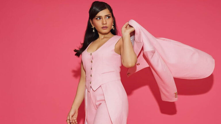 Raashi Khanna: దాని కోసం ఎదురుచూస్తున్న.. హీరోయిన్ కీలక వ్యాఖ్యలు..