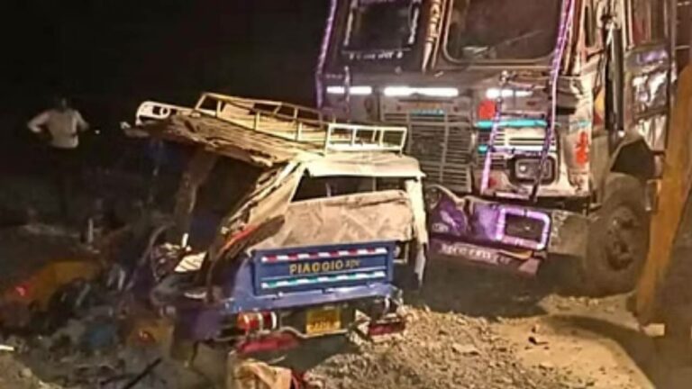 Jharkhand Road Accident : ఘోర రోడ్డు ప్రమాదం .. లారీ ఆటో ఢీ.. ఐదుగురు మృతి