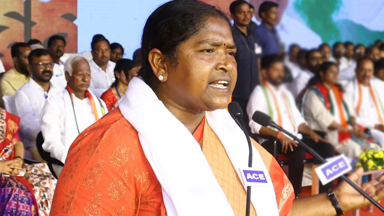 Seethakka In Assembly: గురుకులాల్లో కలుషిత ఆహార ఘటనలపై స్పందించిన మంత్రి సీతక్క