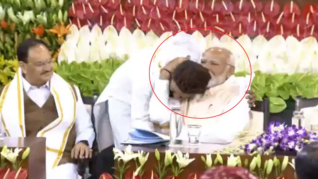 Delhi: ఎన్డీఏ సమావేశంలో ఇంట్రెస్టింగ్ సీన్.. చిరాగ్ పాశ్వాన్ ఏం చేశారంటే..!