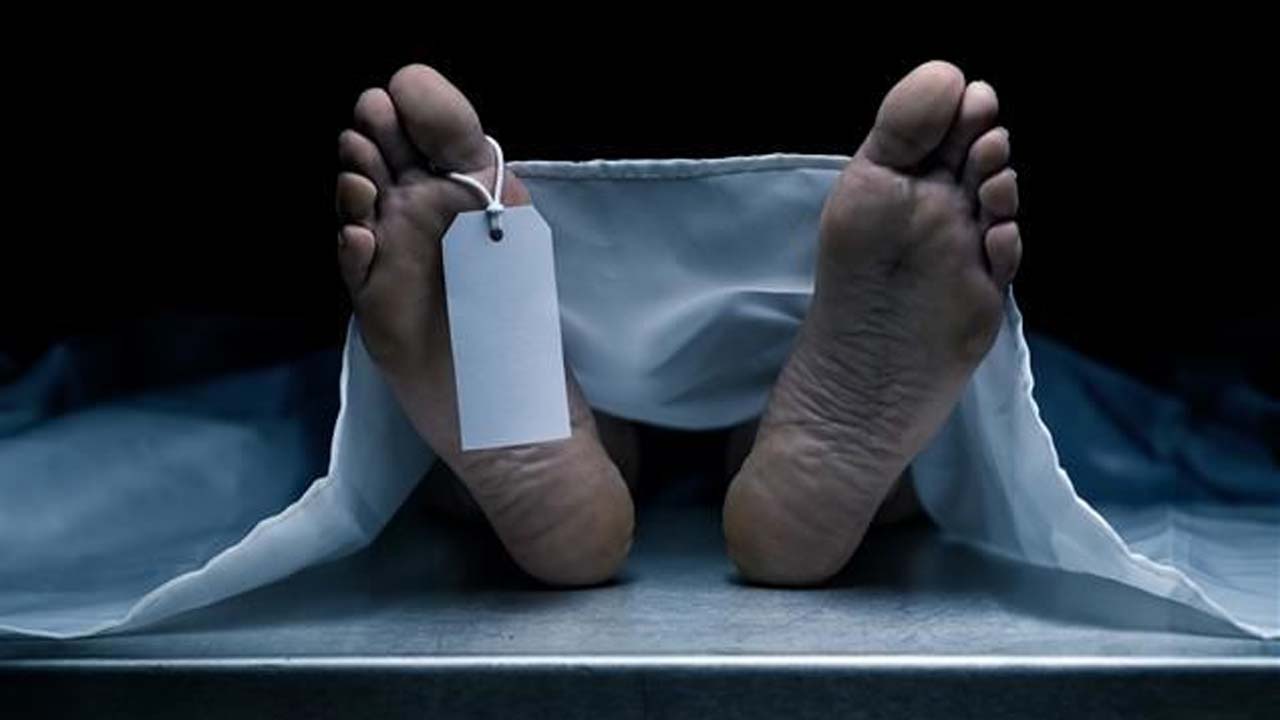 Bengaluru: జూదానికి బానిసైన విద్యార్థిని.. యూనివర్సిటీలో ఆత్మహత్య