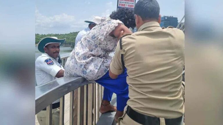 Suicide Attempt : దుర్గం చెరువులో దూకబోయిన యువతి.. కాపాడిని పోలీసులు
