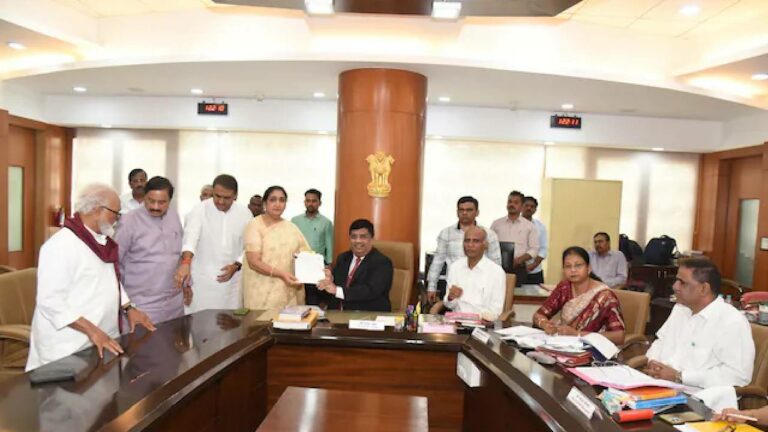 Ajit Pawar: రాజ్యసభ బరిలో అజిత్ పవార్ భార్య సునేత్రా పవార్..