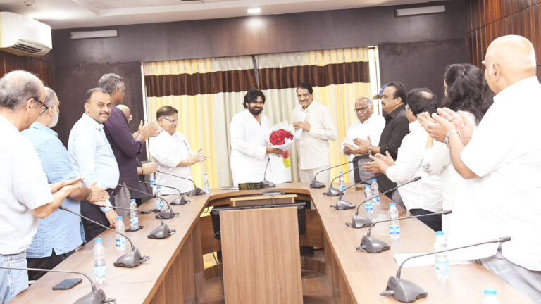 Pawan Kalyan: పవన్ తో ముగిసిన నిర్మాతల సమావేశం.. టికెట్ రేట్లపై అల్లు అరవింద్ షాకింగ్ కామెంట్స్