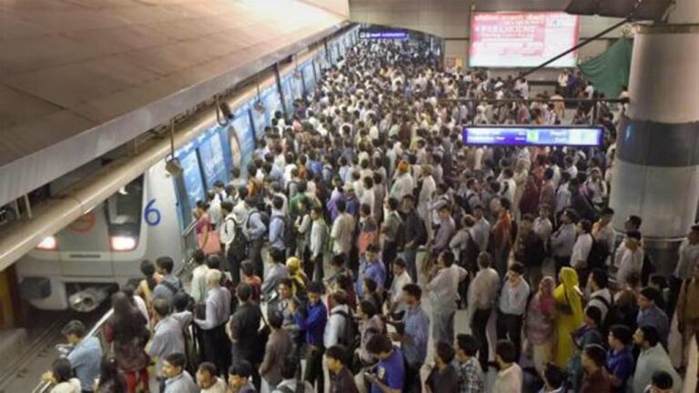 Delhi rain effect: ఒక్కరోజే మెట్రోలో 69 లక్షల మంది జర్నీ