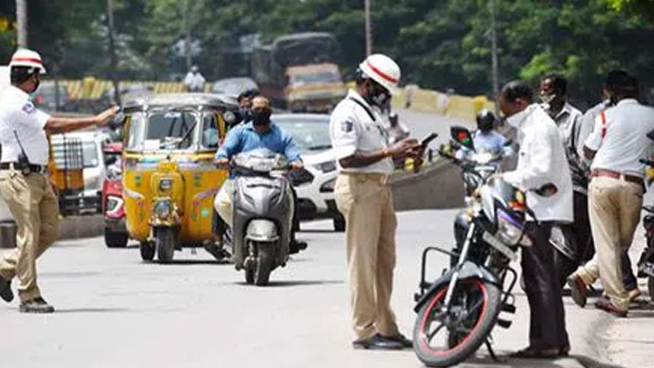 New Traffic Rules: నేటి నుంచి కొత్త ట్రాఫిక్ రూల్స్.. అతిక్రమిస్తే అంతే సంగతి..!