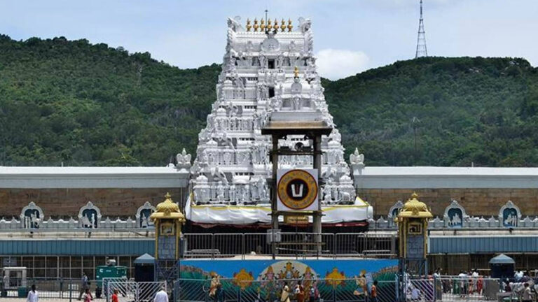 Tirupati: టీటీడీలో భారీగా ఉద్యోగుల పదవీ విరమణ.. ఇవాళ ఒక్కరోజే 113 మంది..!