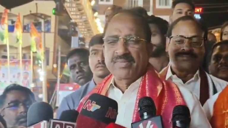 Tummala Nageshwara Rao : కెనాల్ పనులను రైతులు అడ్డుకోవద్దు మీ కాళ్లు పట్టుకుంటా