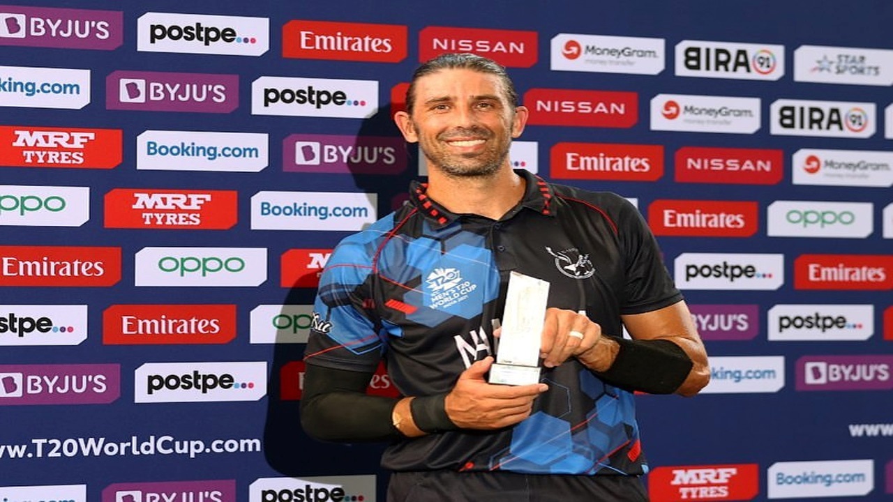 David Wiese: అంతర్జాతీయ క్రికెట్ కు రిటైర్మెంట్ ప్రకటించిన ఆల్ రౌండర్..
