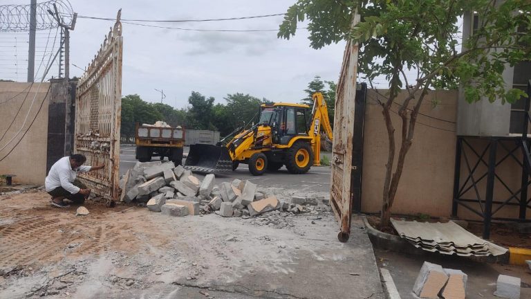 AP Assembly: అసెంబ్లీ గేట్ -2ను తిరిగి ఓపెన్ చేయించిన స్పీకర్ అయ్యన్నపాత్రుడు