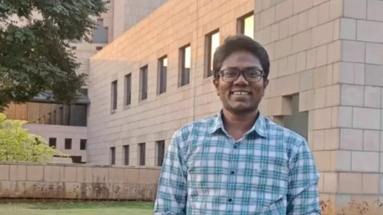 IRS Officer Gender Changed : చరిత్రలో మొదటిసారిగా.. అధికారిక రికార్డుల్లో పురుషుడిగా మారిన మహిళా ఐఆర్ఎస్ అధికారి..