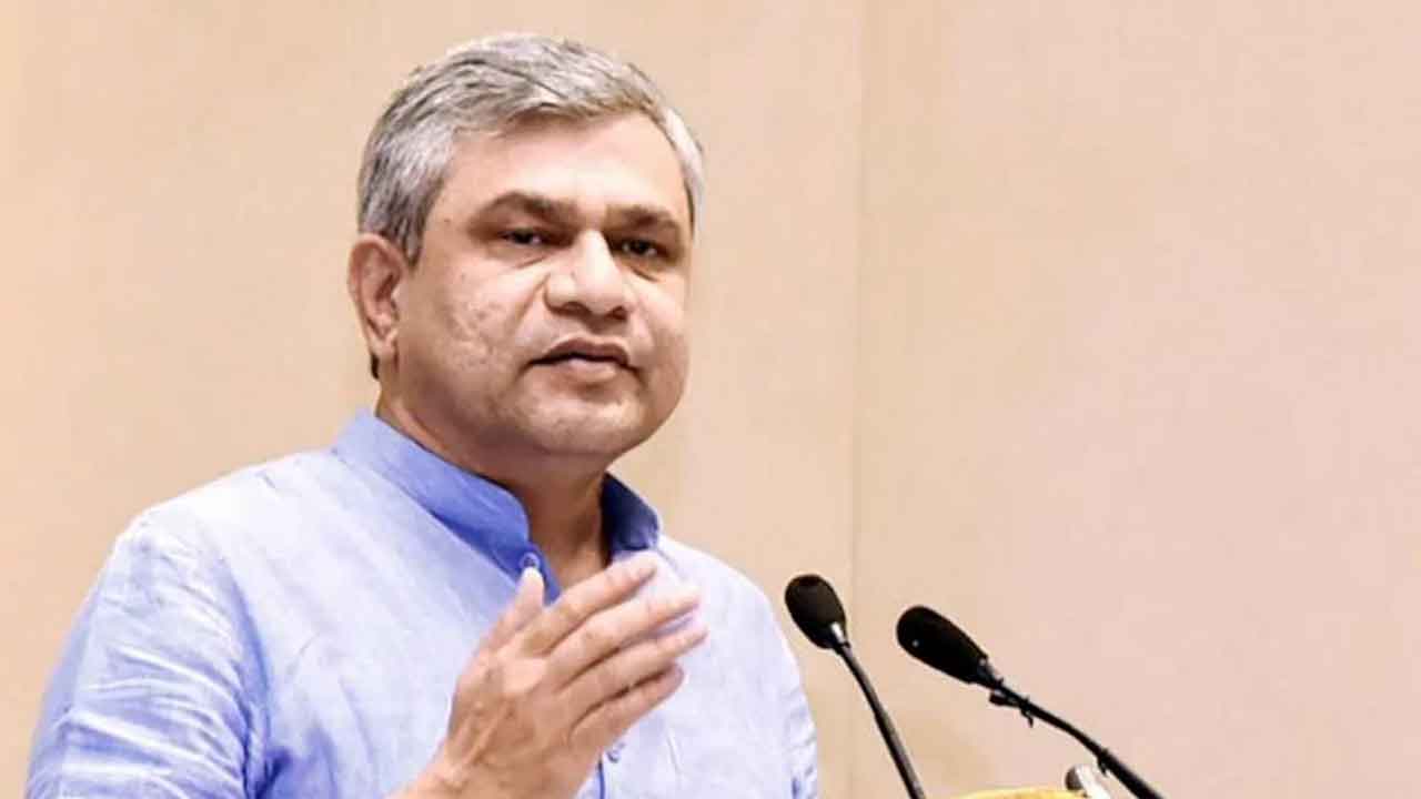 Railway Minister Ashwini Vaishnaw: విశాఖ రైల్వే జోన్ ఏర్పాటు.. ఏపీలో రైల్వే వ్యవస్థ అభివృద్ధికి రూ. 9151 కోట్లు