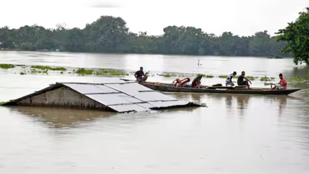 Assam Flood: అస్సాంలో భారీ వరదలు.. 29జిల్లాల్లో 21 లక్షల మందికి నిరాశ్రయులు.. ఆరుగురి మృతి