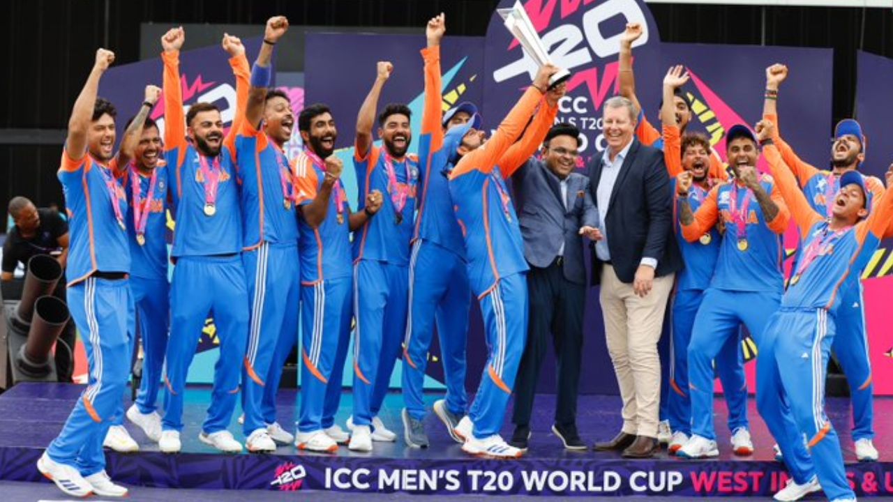 BCCI Prize Money: ఒక్కో ఆటగాడికి రూ.5 కోట్లు.. రిజర్వ్ ప్లేయర్స్‌, సహాయక సిబ్బందికి ఎంతంటే?