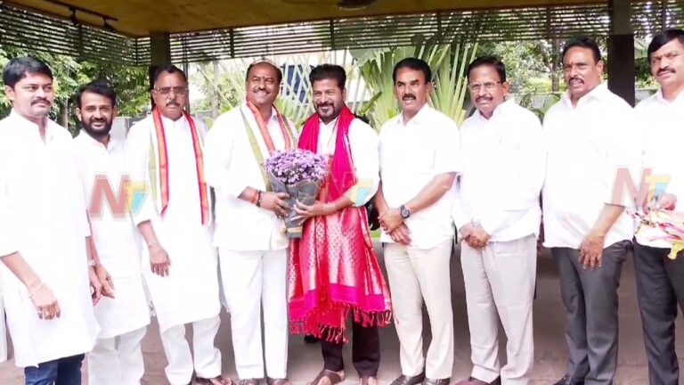 BRS MLA Into Congress: కాంగ్రెస్‌ లో చేరిన బండ్ల కృష్ణ మోహన్ రెడ్డి.. రేపు మరో నలుగురు..!