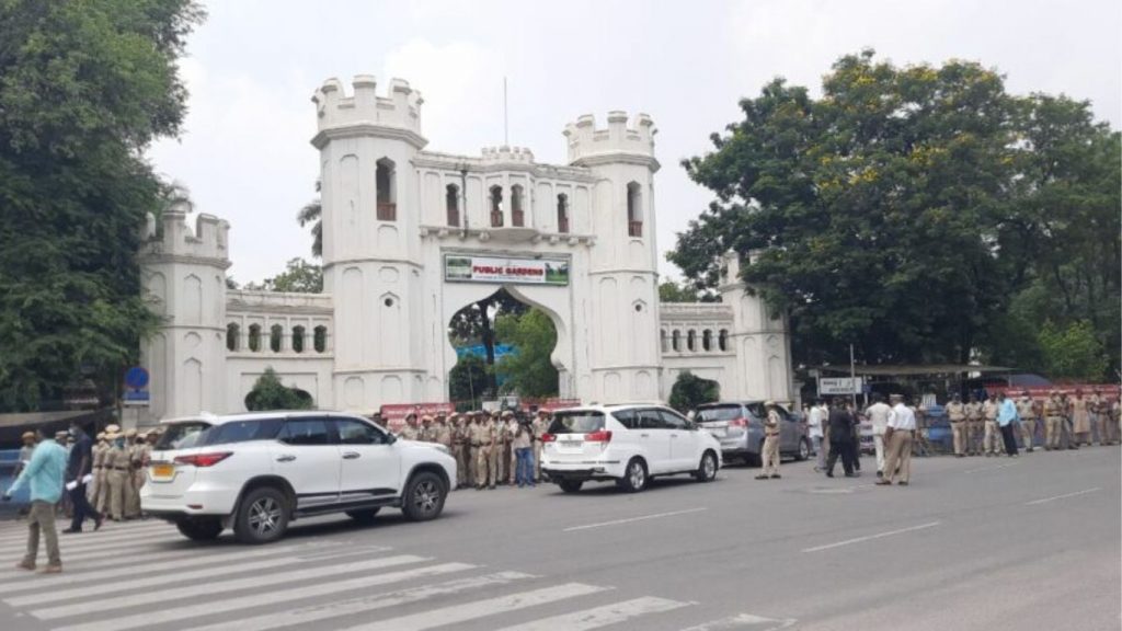 Breaking Mews Bjp Mlas Are Protested At Telangana Assembly Gate