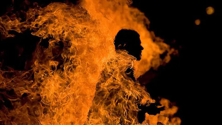 Punjab: పుట్టింటి నుంచి భార్యను తీసుకురావడానికి వెళ్లిన భర్తకు నిప్పు..