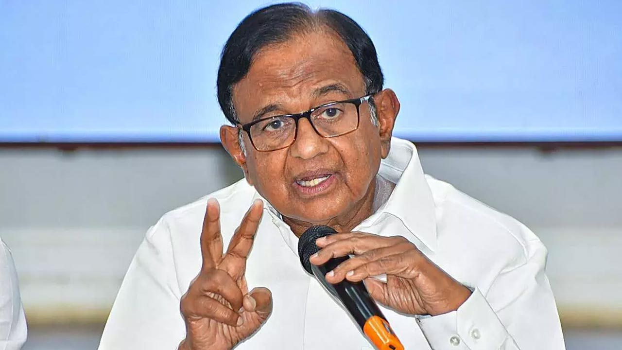 P. Chidambaram: కాంగ్రెస్ పార్టీ రూపొందించిన మ్యానిఫెస్టోను ఆర్థిక మంత్రి నిర్మలా చదివింది..