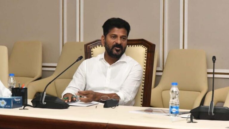 Be Alert On Seasonal Diseases: సీజనల్ వ్యాధులపై అప్రమత్తంగా ఉండాలి.. ఆరోగ్యంతో చెలగాటమాడితే సస్పెండ్