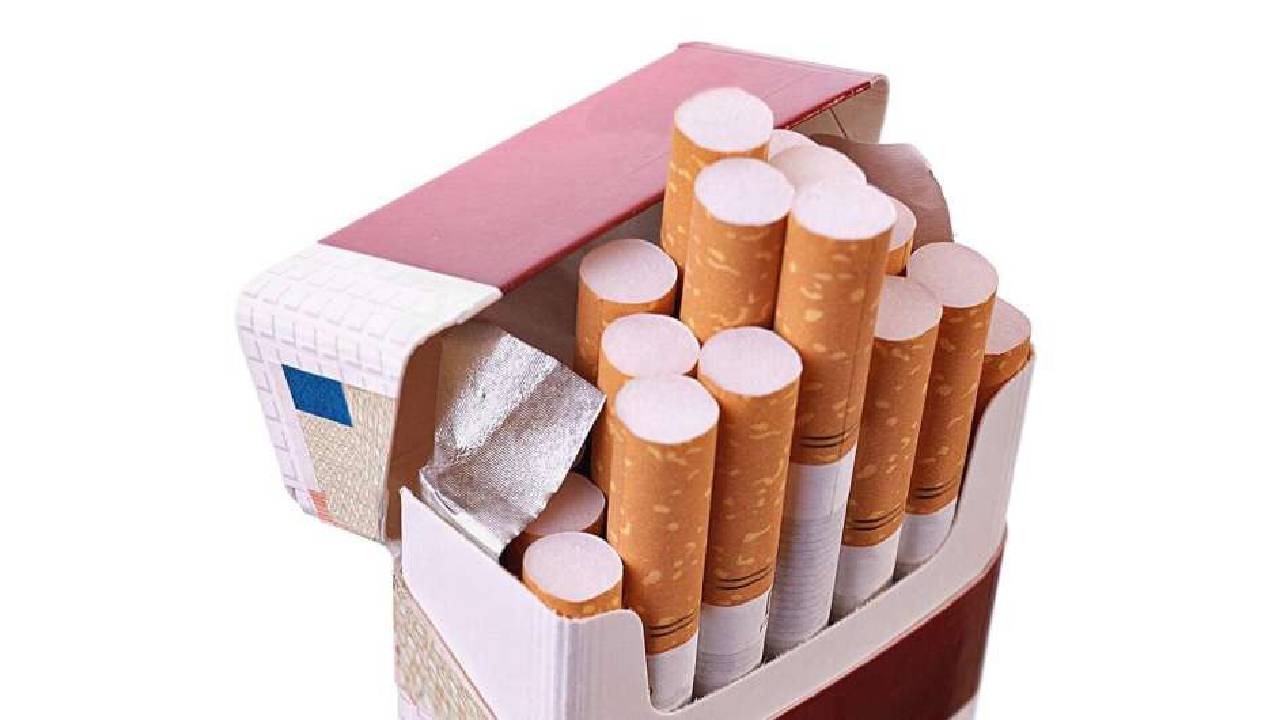 Cigarette Prices: బడ్జెట్‌లో పొగాకుపై పెరగని పన్ను.. సిగరేట్ రేట్లు యథాతథం..
