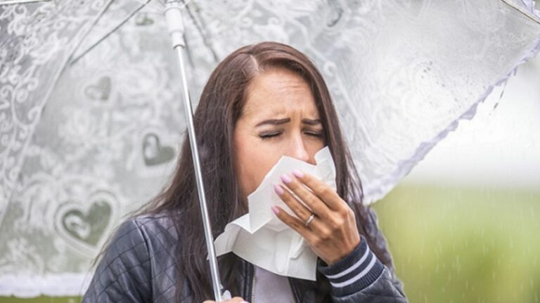 Cold During Rainy Season: వర్షాకాలంలో తరుచూ జలుబుకు గురి కాకుండా ఇలా చేయండి..