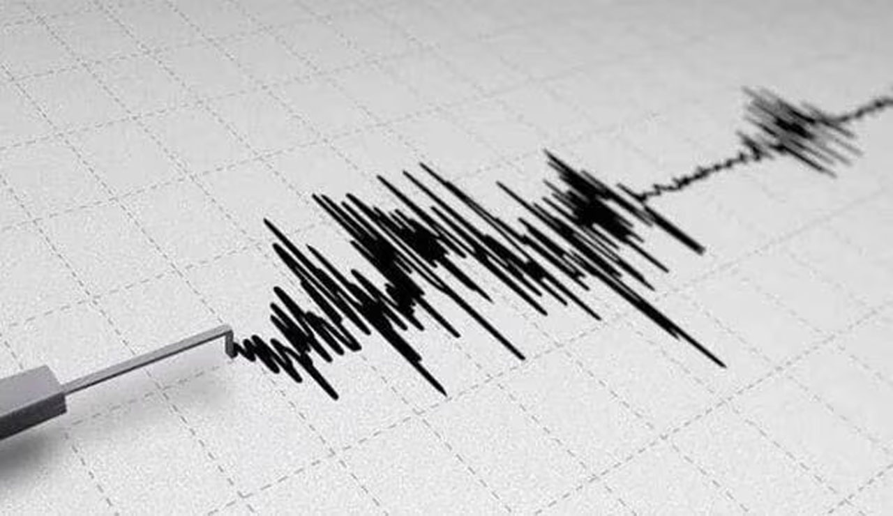 Earth Quake : జమ్మూ కాశ్మీర్‌లో భూకంపం.. పరుగులు పెట్టిన ప్రజలు.. - Ntv 