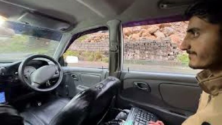 Pakistan: కీబోర్డుతో కారు నడిపిన పాక్ కుర్రాడు..