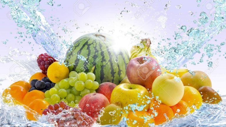 Do Not Drink Water: ఈ పండ్లను తిన్న తర్వాత నీరు తాగుతున్నారా.. డేంజర్లో ఉన్నట్లే..