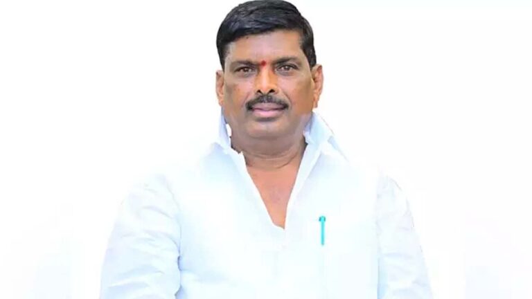 Patancheru Congress: గూడెం మహిపాల్ రెడ్డి పార్టీలోకి వద్దు.. కాంగ్రెస్ కార్యకర్తల ఆందోళన..