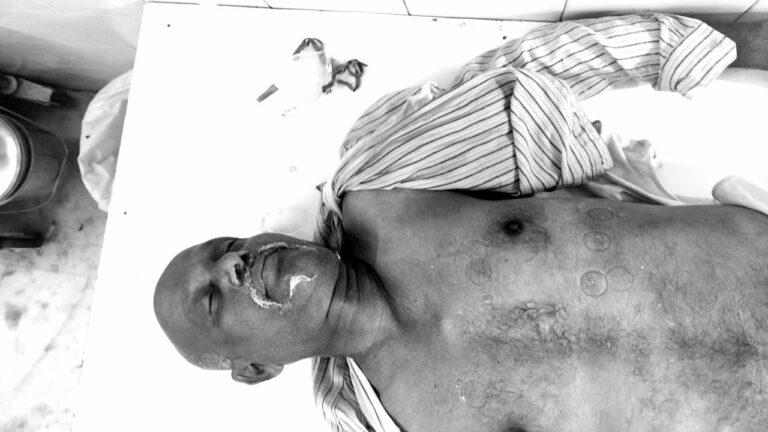 Heart Attack:  స్కూల్‌లో ప్రేయర్ చేస్తుండగా గుండెపోటుతో పీఈటీ టీచర్ మృతి