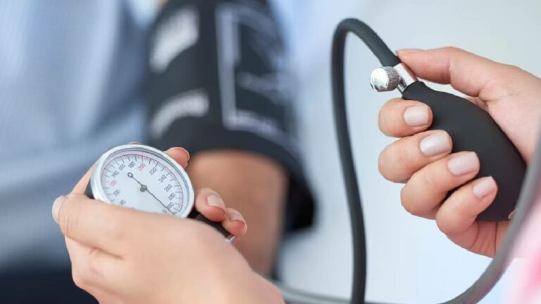 High Blood Pressure: నీటితో హై బీపీకి చెక్… పరిశోధనలో కీలక విషయాలు..