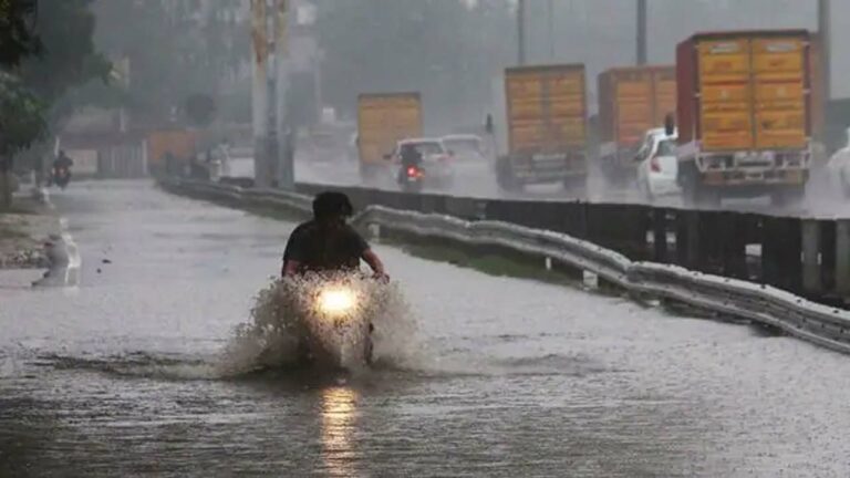 IMD BIG Alert: పలు రాష్ట్రాలకు రెడ్ అలర్ట్ జారీ.. అత్యంత భారీ వర్షాలు కురిసే ఛాన్స్